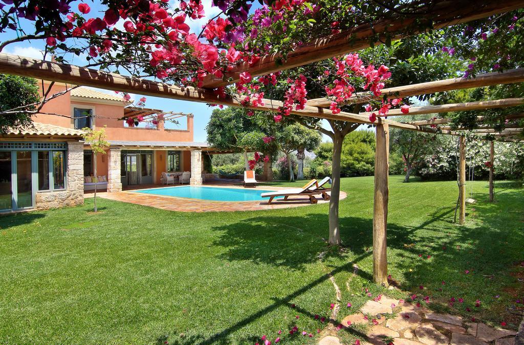 Vouliagmeni Villa Athene Buitenkant foto